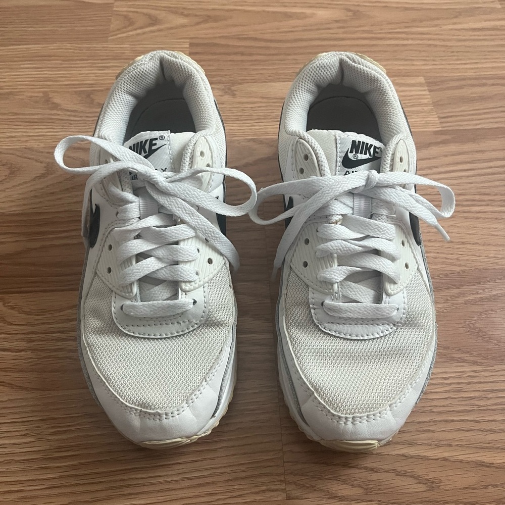 Nike Air Max 90 Athletic Shoes - Picture 2 of 9